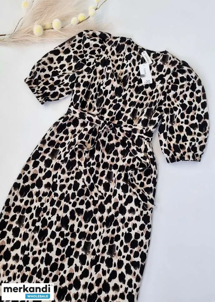 030023 nueva incorporación!! Una mezcla de ropa y accesorios de George