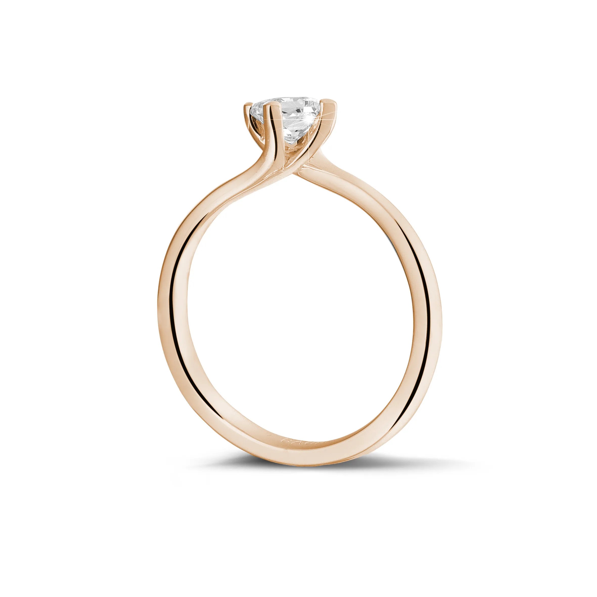 0.50 quilates anillo solitario en oro rojo con diamante talla princesa 