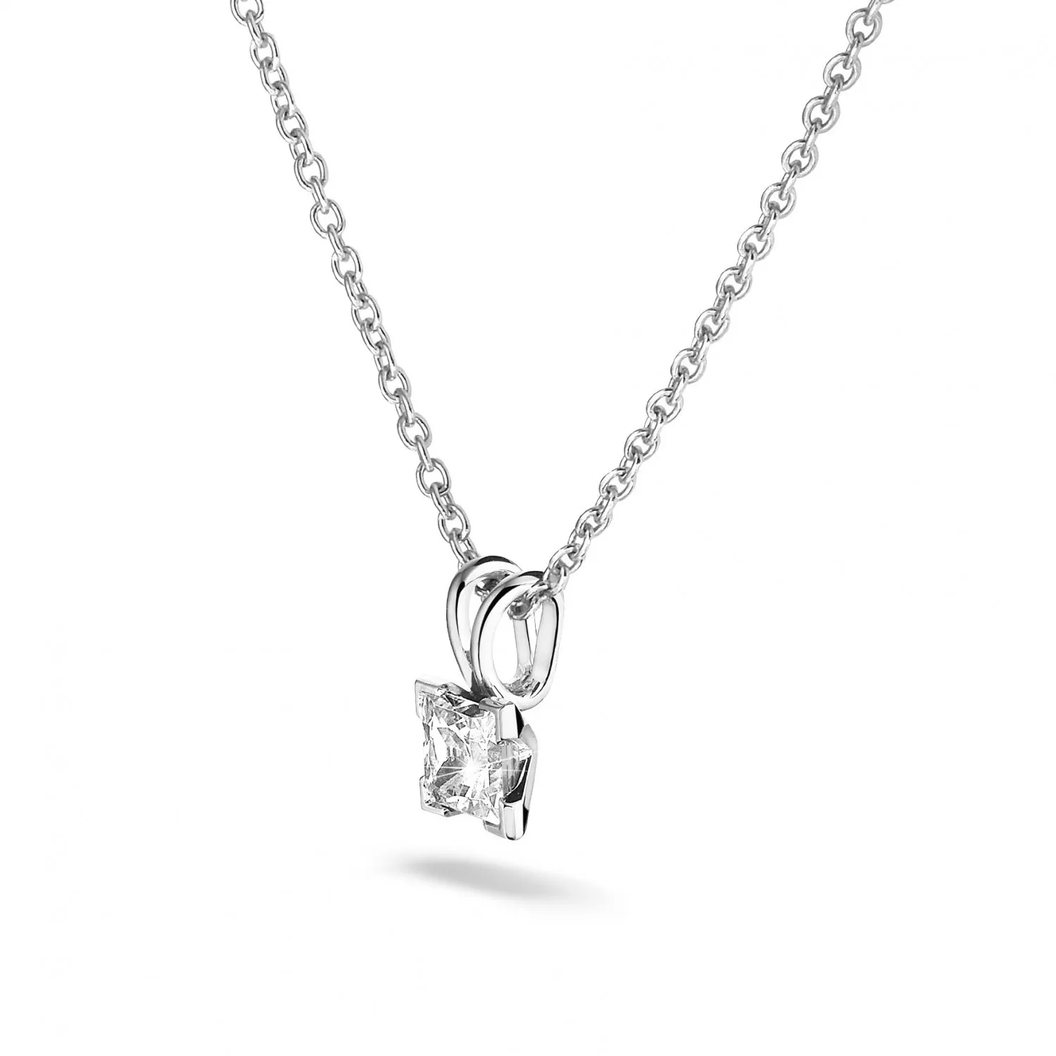 0.70 quilates colgante solitario en platino con diamante talla princesa 