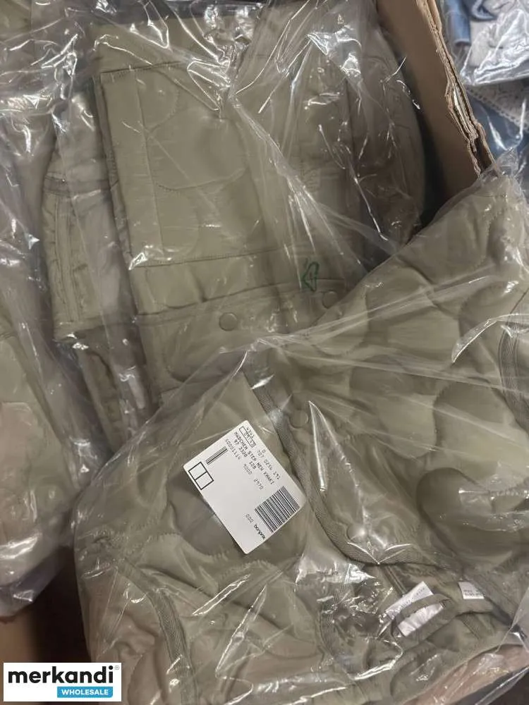 1.95 € por unidad, Empresa de venta por correo, A Mercancías, Ropa Amplia selección de ropa en stock al por mayor, stock restant
