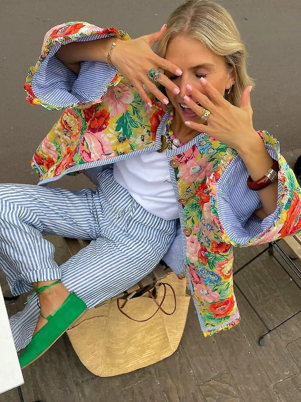 2023 OTOñO E INVIERNO NUEVO PRODUCTO Y2K MODA CAMPANA MANGA COSTURA COLOR CONTRASTE CHAQUETA DE ALGODóNEN STOCK