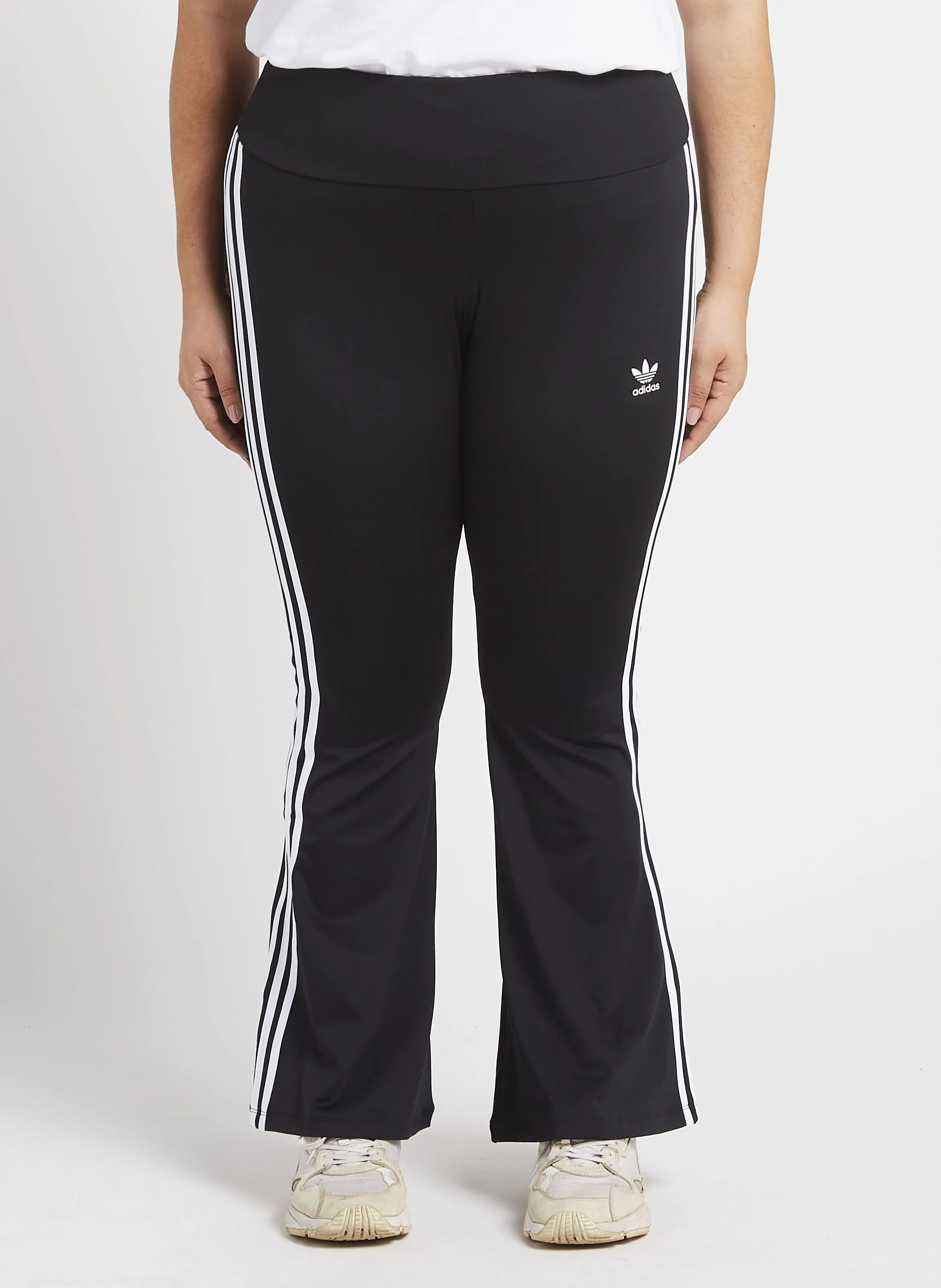 ADIDAS Leggin evasé de mezcla de fibras recicladas en negro