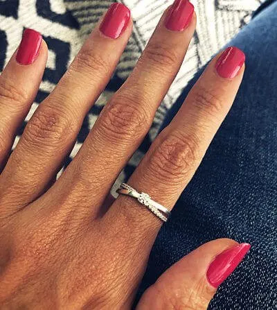 Anillo Solitario Cruzado