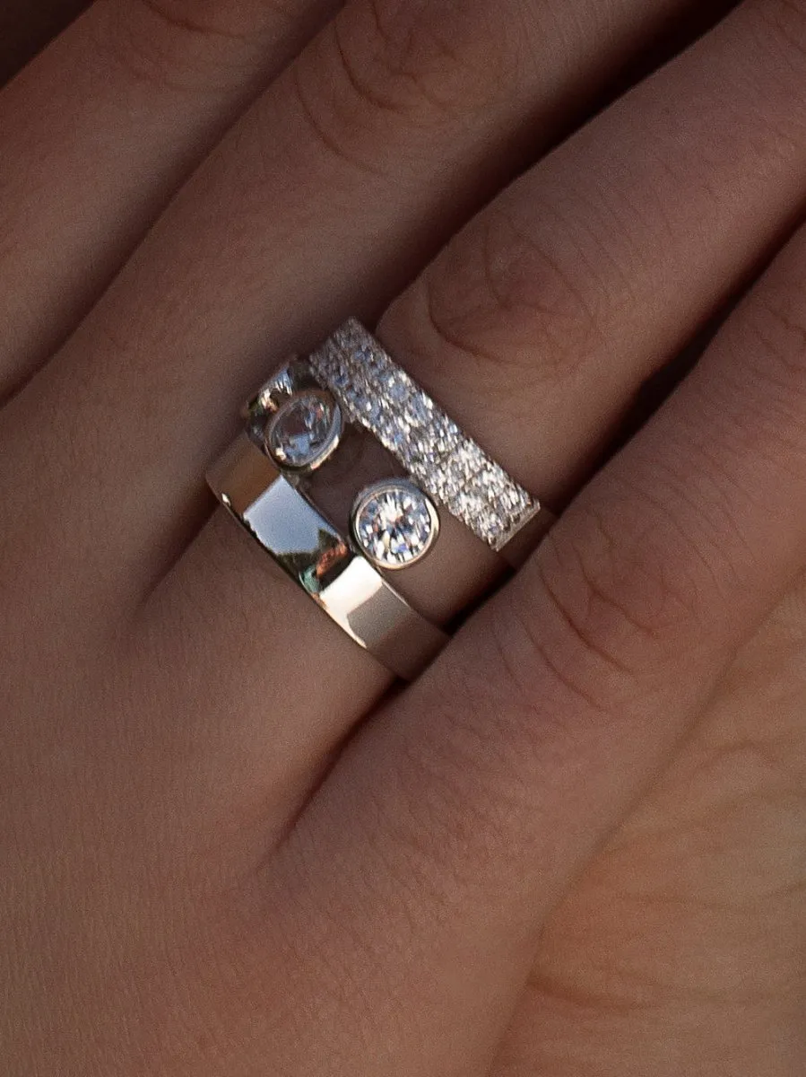 Anillos anchos formados por tres carriles de circonitas