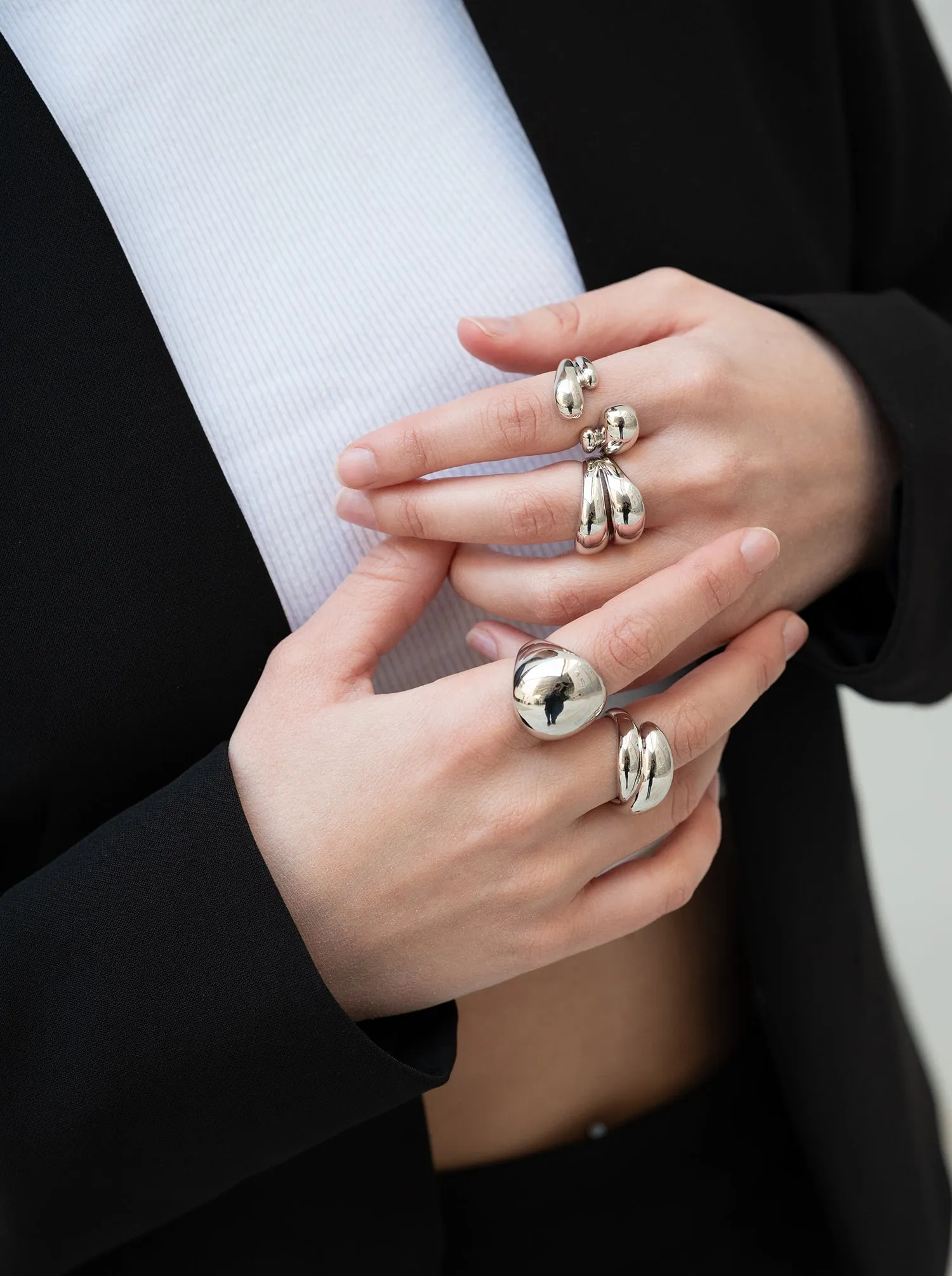 Anillos grandes diseo irregular circular en plata lisa