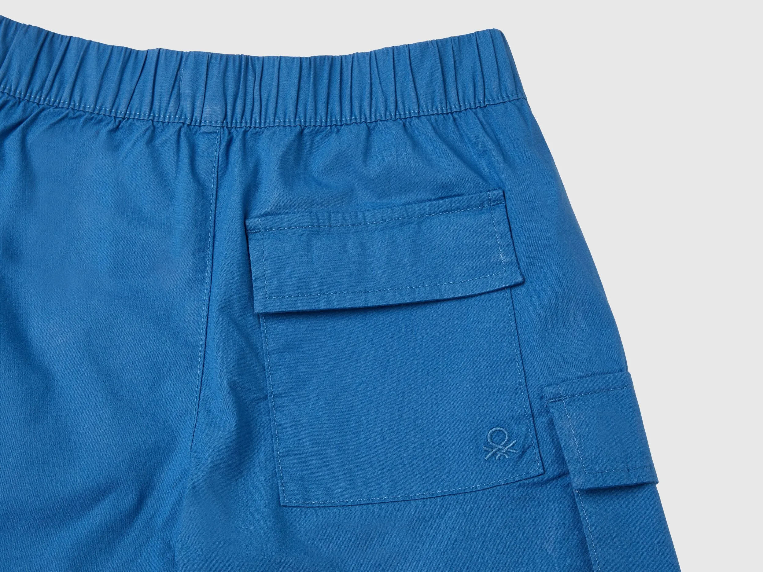 Bermudas cargo de algodón elástico