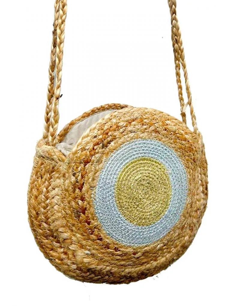 BOLSO DE VERANO DE RAFIA CON GRAN ASA TRENZADA PARA LLEVARLO COLGADO
