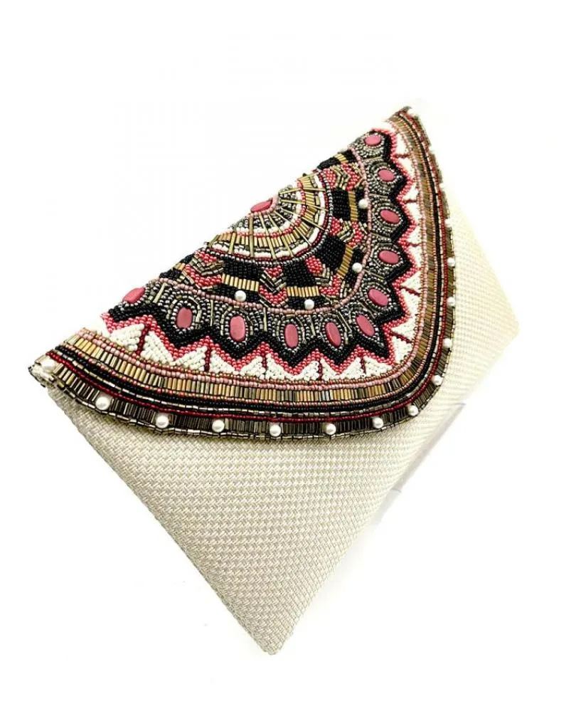 BOLSOS BEIGE CON FABULOSA SOLAPA JOYA EN DORADO GRIS NEGRO Y CORAL