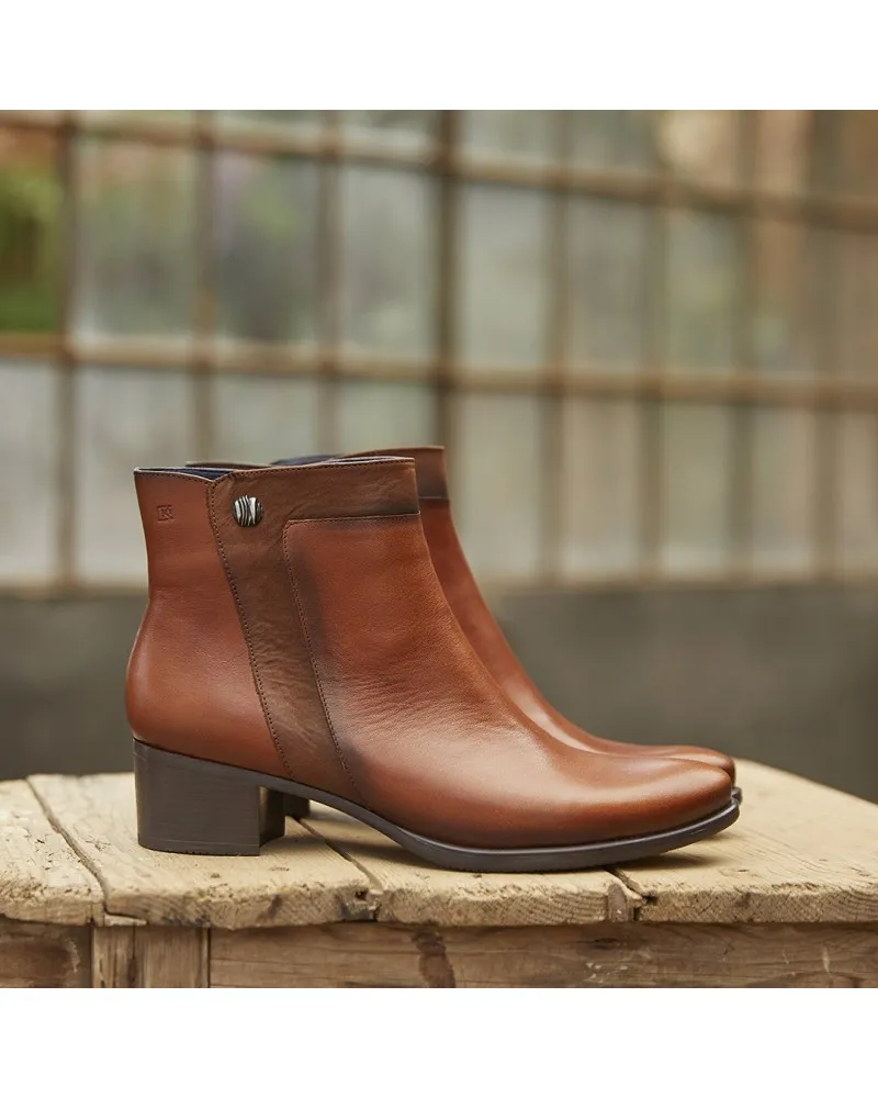 Bota de piel confort de tacón bajo FLUCHOS ALEGRÍA D8587