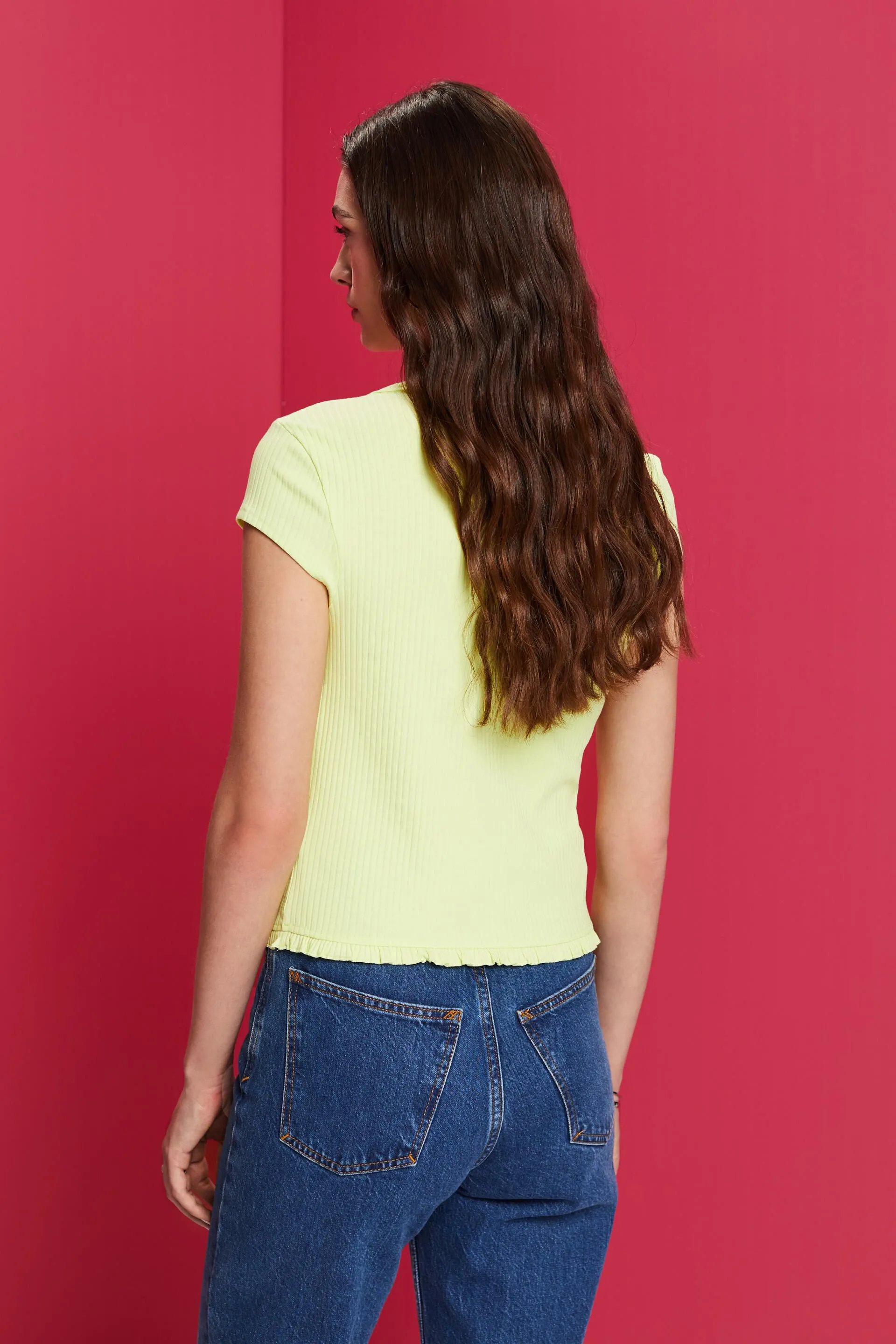 Camiseta acanalada con bajo fruncido