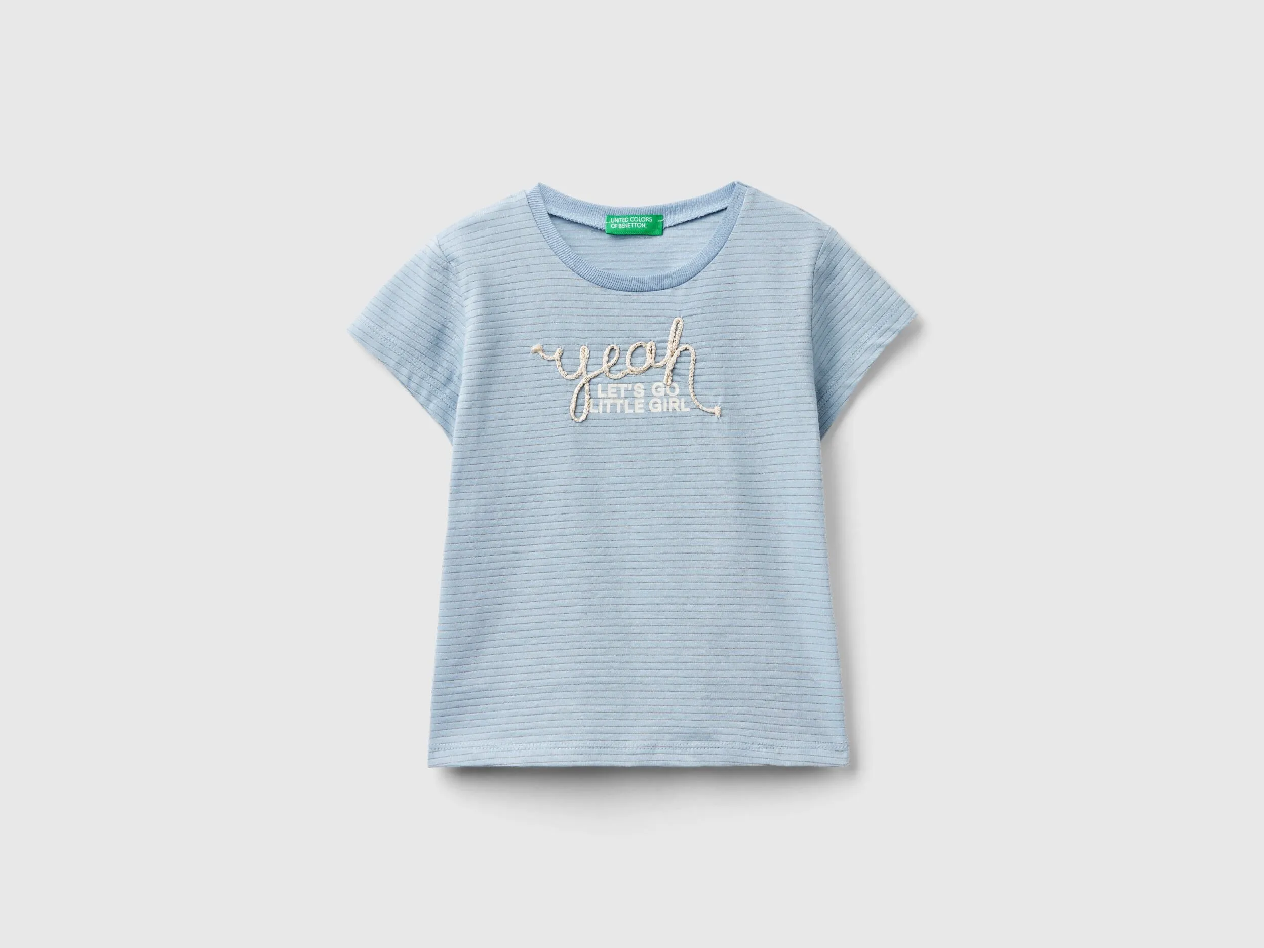 Camiseta con bordado de cuerda