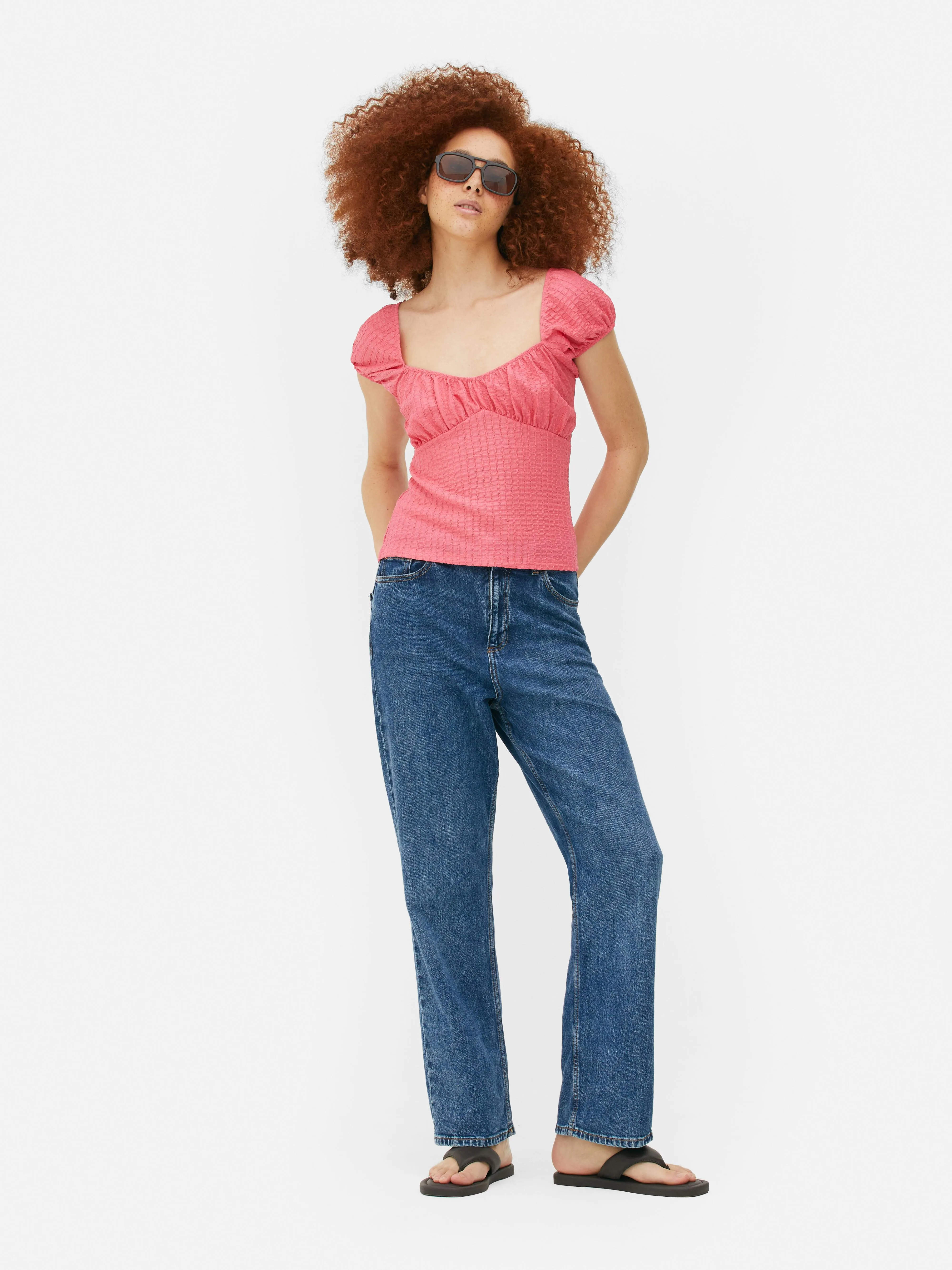 Camiseta escotada con mangas abullonadas