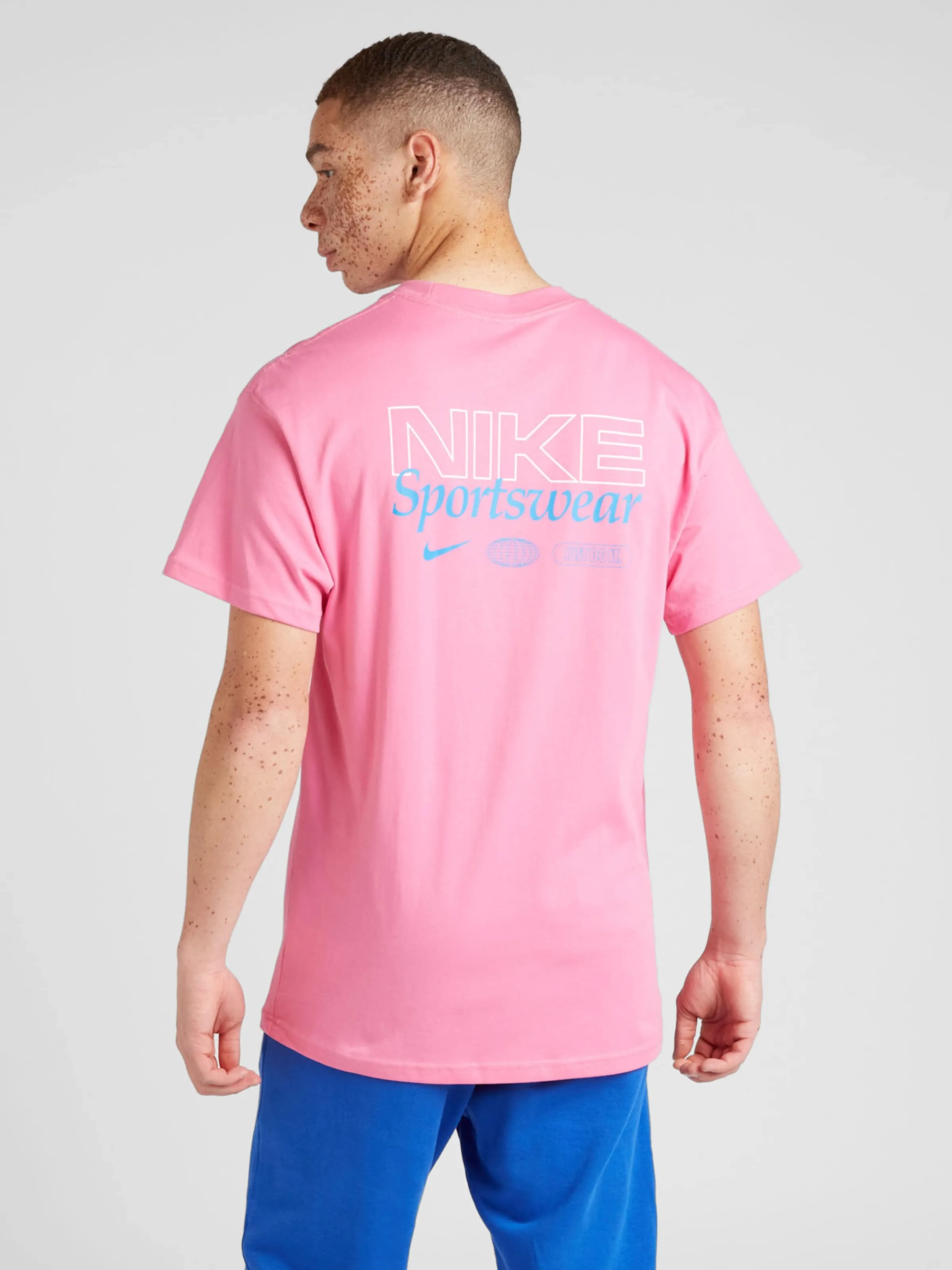 Camiseta Nike Sportswear en Rosa Claro
