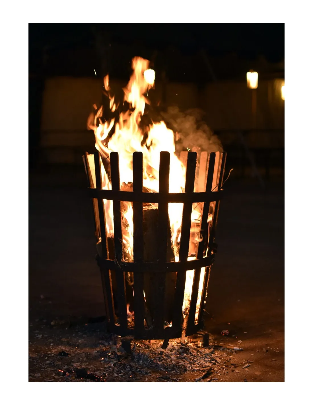Cesta romana para hacer fuego
