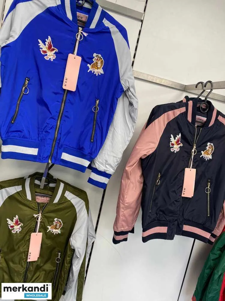 Chaqueta bomber para mujer: ¡un éxito de primavera! Parches Juveniles Femeninos