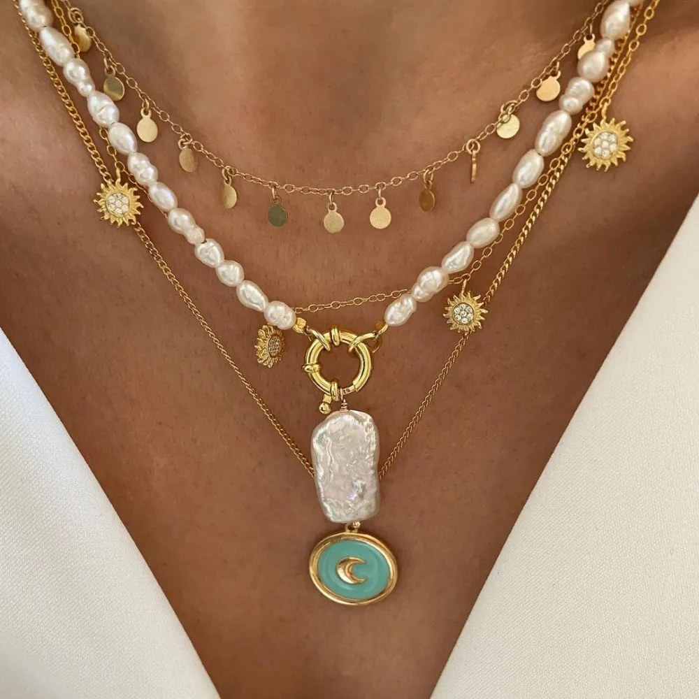Collar 42 Chapitas Oro