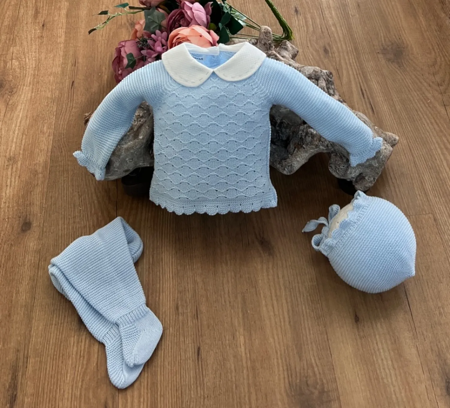 Conjunto para niño azul y blanco. Punto de Verano