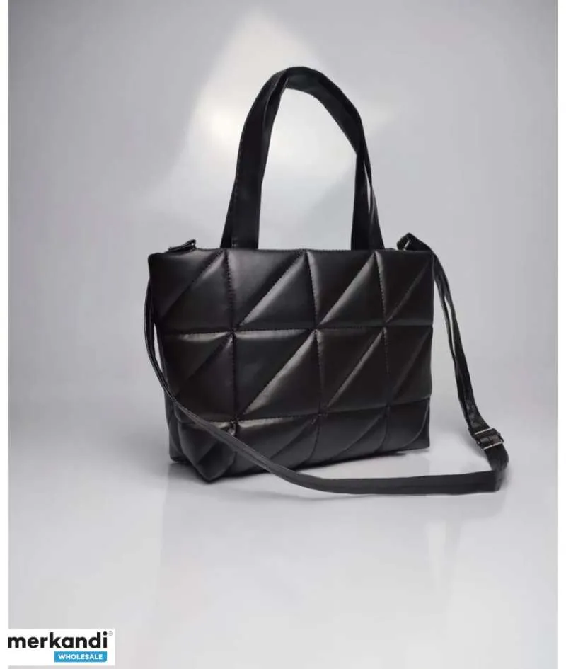 Descubre nuestra selección de bolsos de mujer de Turquía que están súper de moda y ofrecen una amplia gama de colores.