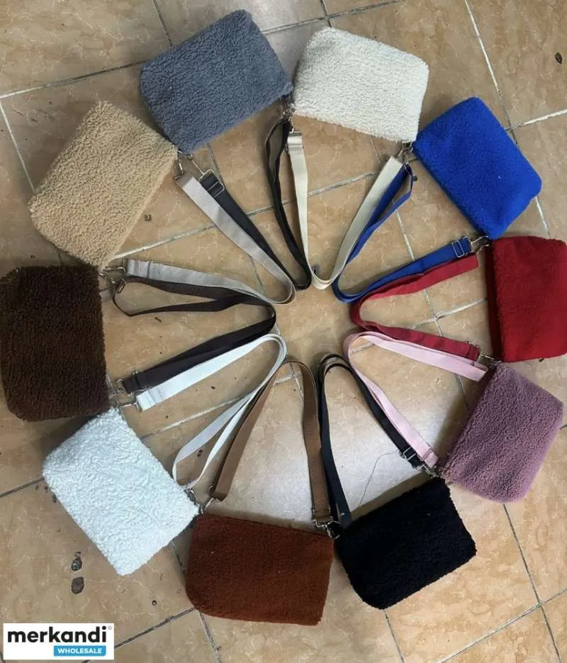 DMY venta al por mayor de bolsos de mujer con una variedad de alternativas de colores y modelos.