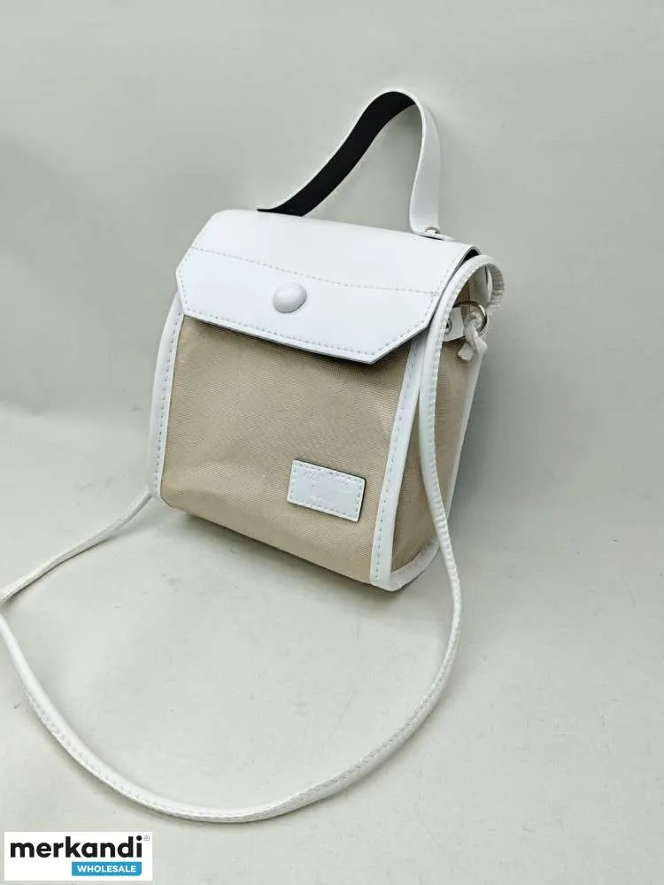 Elija entre una variedad de opciones de color para bolsos de mujer de Turquía que están súper de moda.