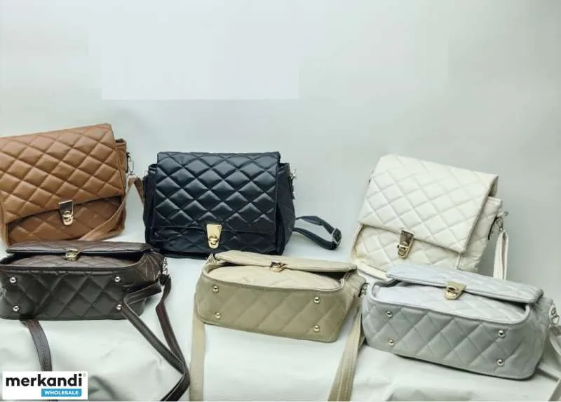 Elija entre una variedad de opciones de color para bolsos de mujer de Turquía que están súper de moda.