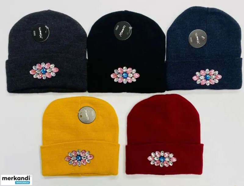 GORRA DE MUJER CON CIRCONITAS CúBICAS DESENROLLADAS  OTOñO/INVIERNO  COLORES!