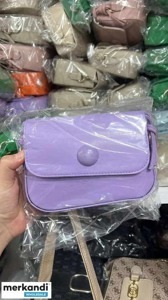 Ha llegado el momento de hacer pedidos al por mayor de bolsos de mujer turcos.