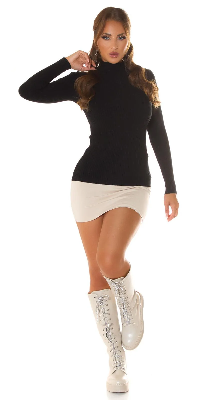 Jersey de punto con su cuello alto negro