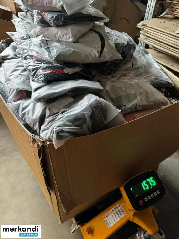 MEZCLA DE PALETA EXCESO DE ROPA DE AMAZON MEZCLA UNA ESPECIFICACIÓN PARA CADA PALETA F00415