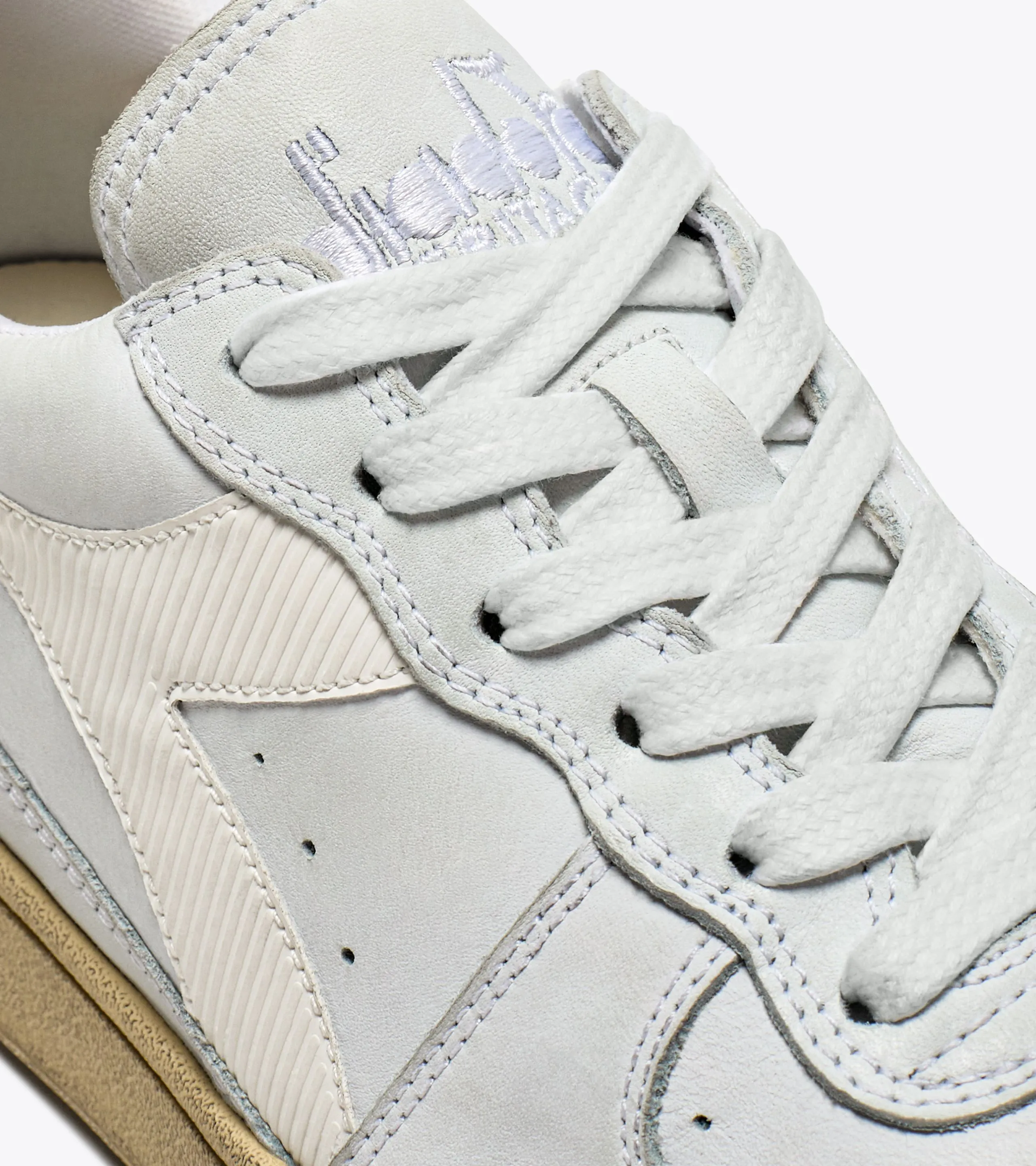MI BASKET LOW USED ZAPATILLAS HERITAGE  GENDER NEUTRAL