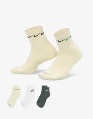 Nike Everyday Plus Cushioned