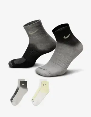 Nike Everyday Plus