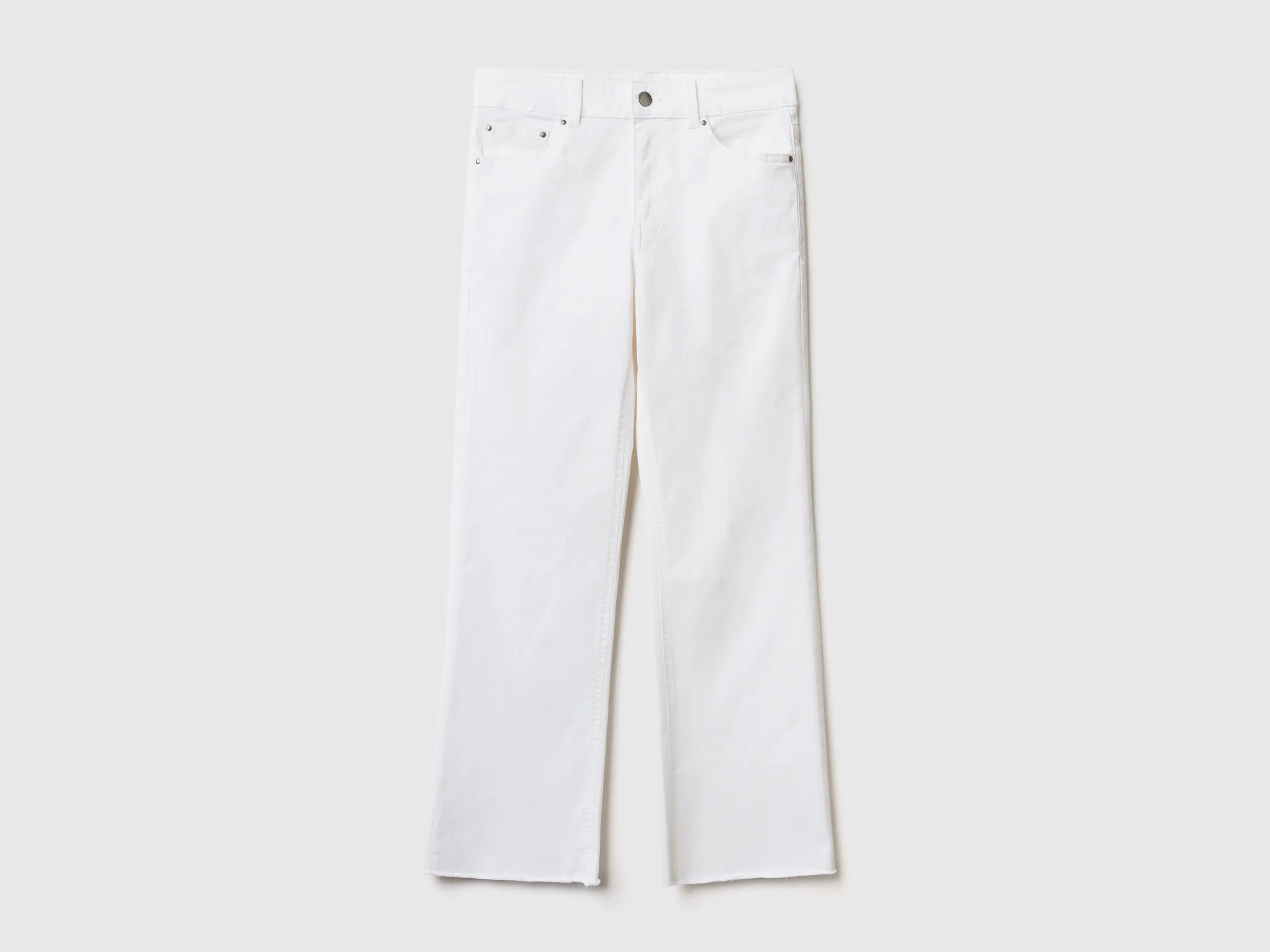 Pantalón cropped con cinco bolsillos