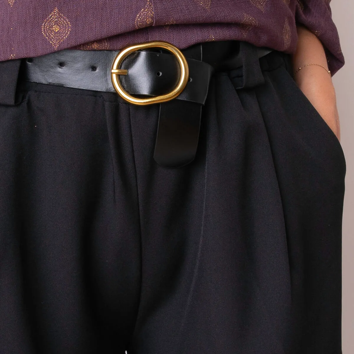 PANTALóN ANCHO CINTURóN  NEGRO