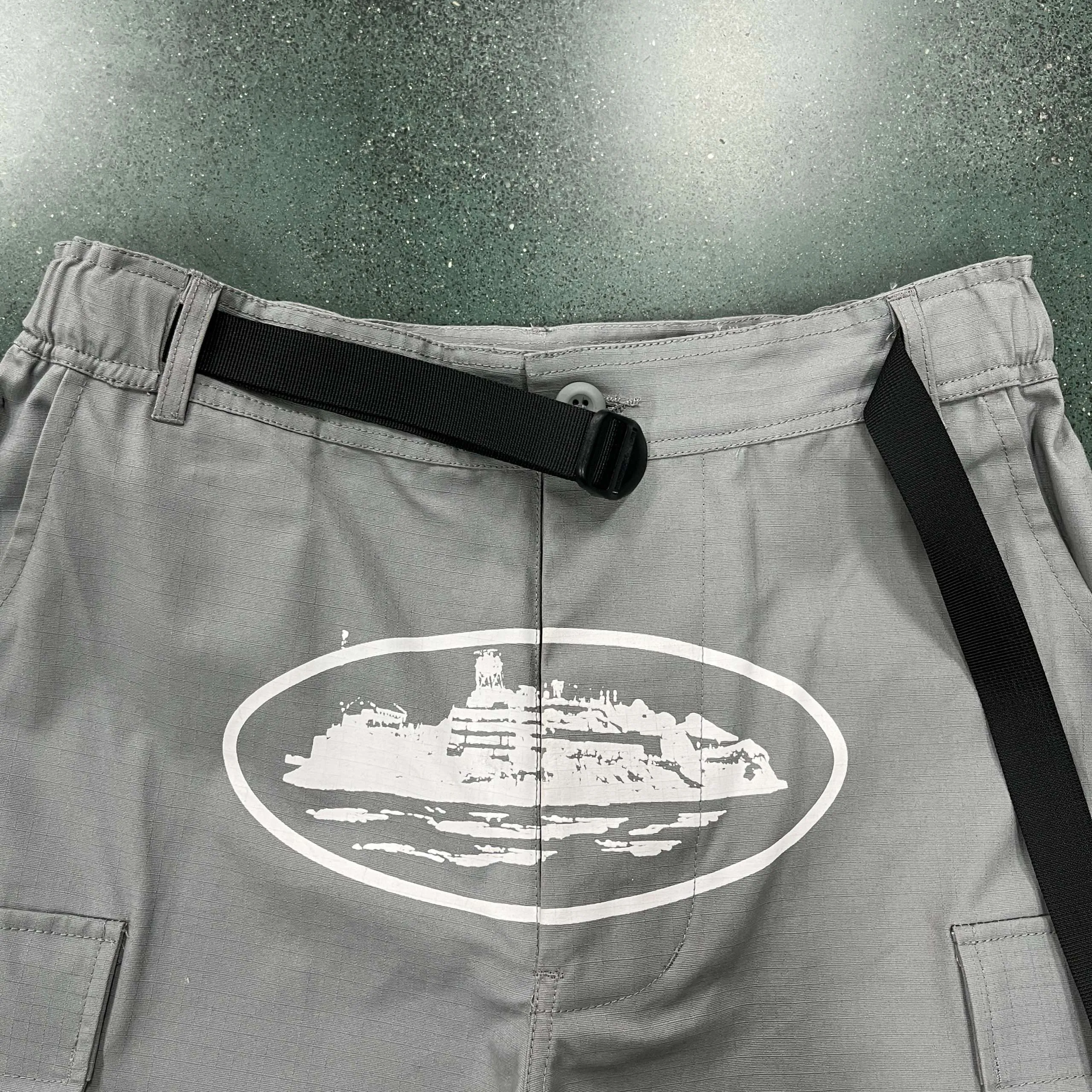 Pantalón Corteiz Stone Grey