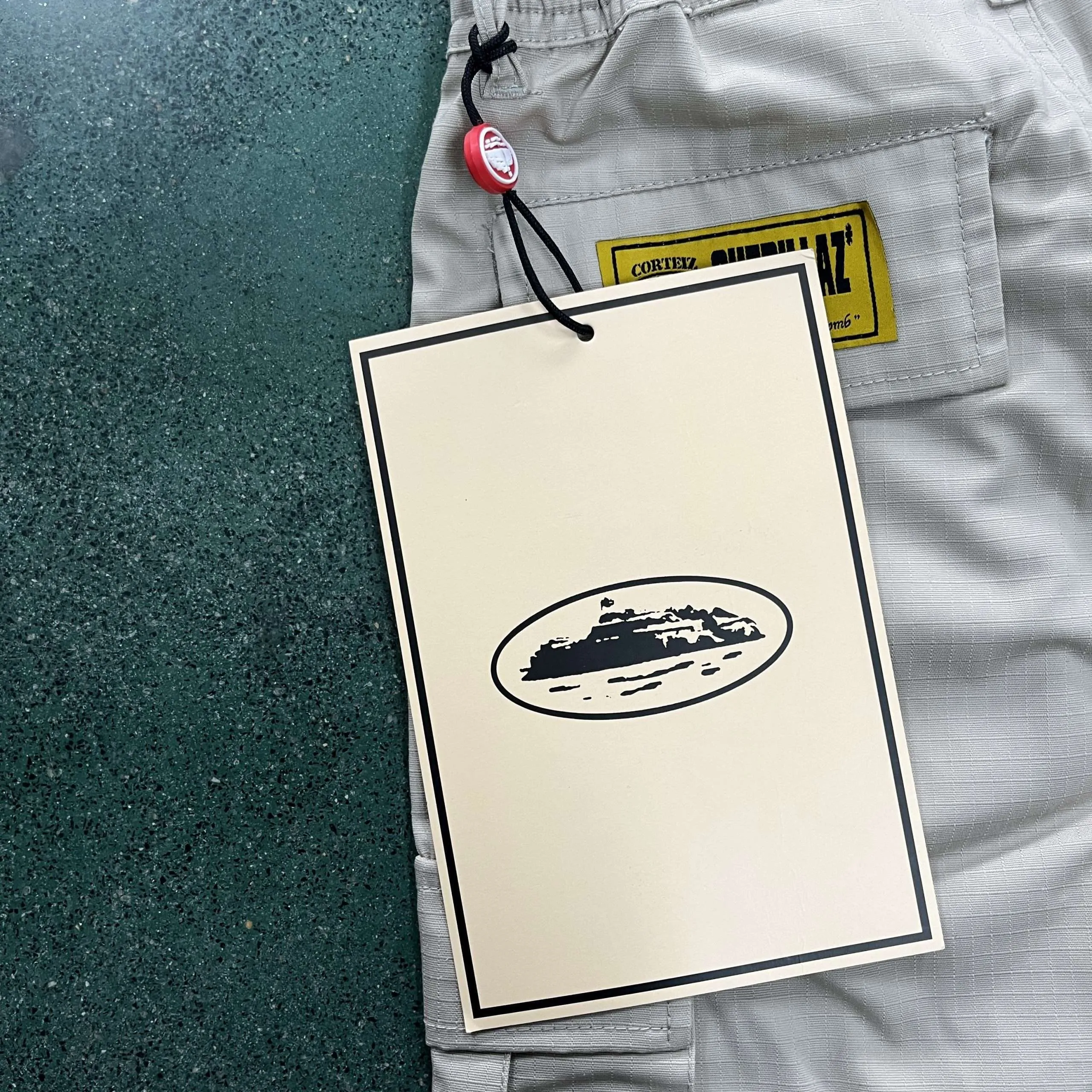 Pantalón Corto Corteiz Beige Summer Season 2023