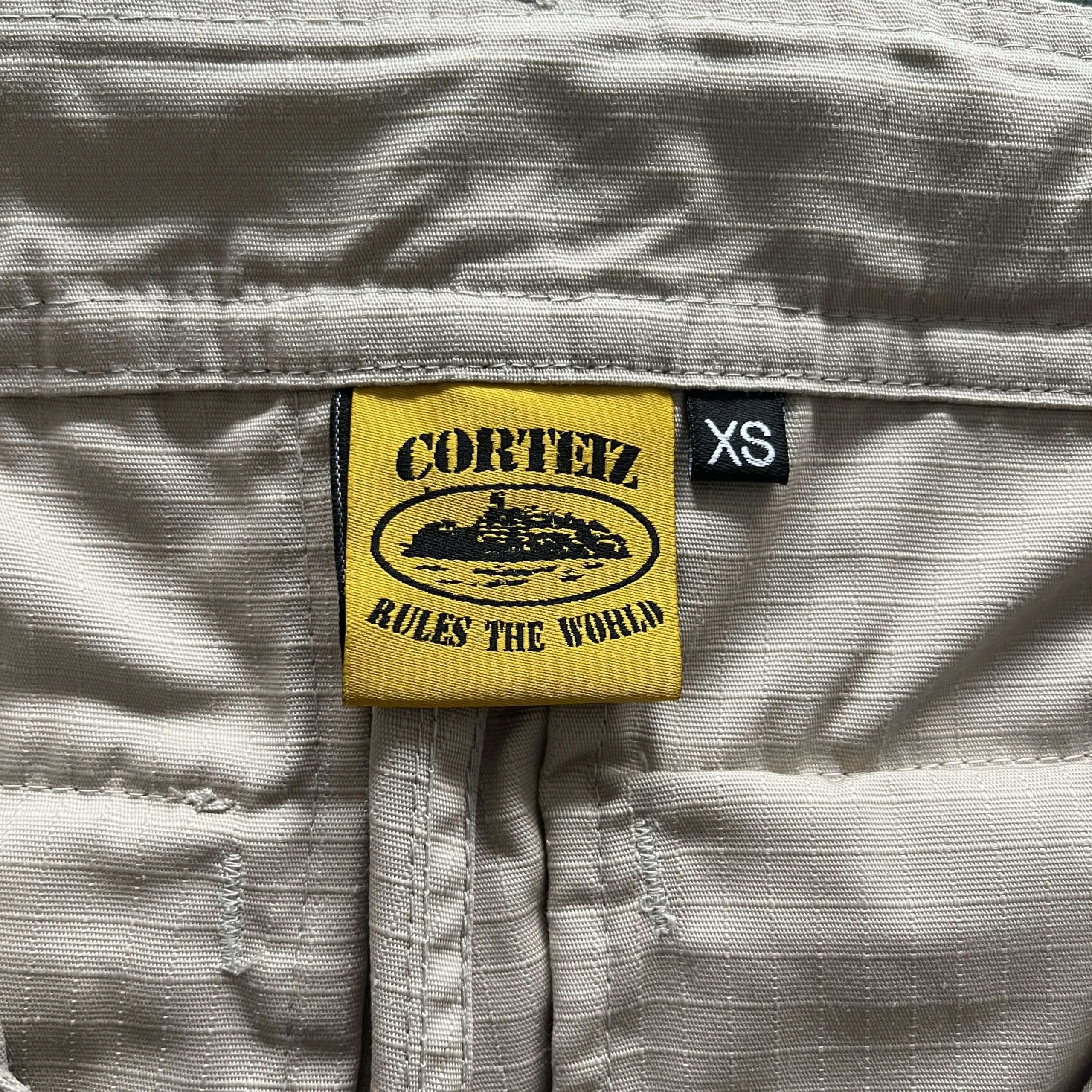 Pantalón Corto Corteiz Beige Summer Season 2023