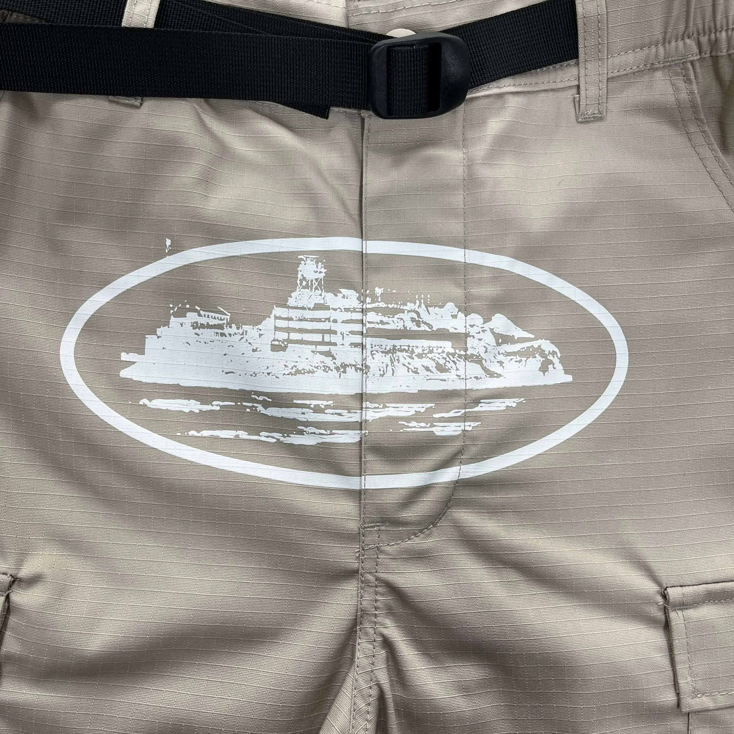 Pantalón Corto Corteiz Beige Summer Season 2023