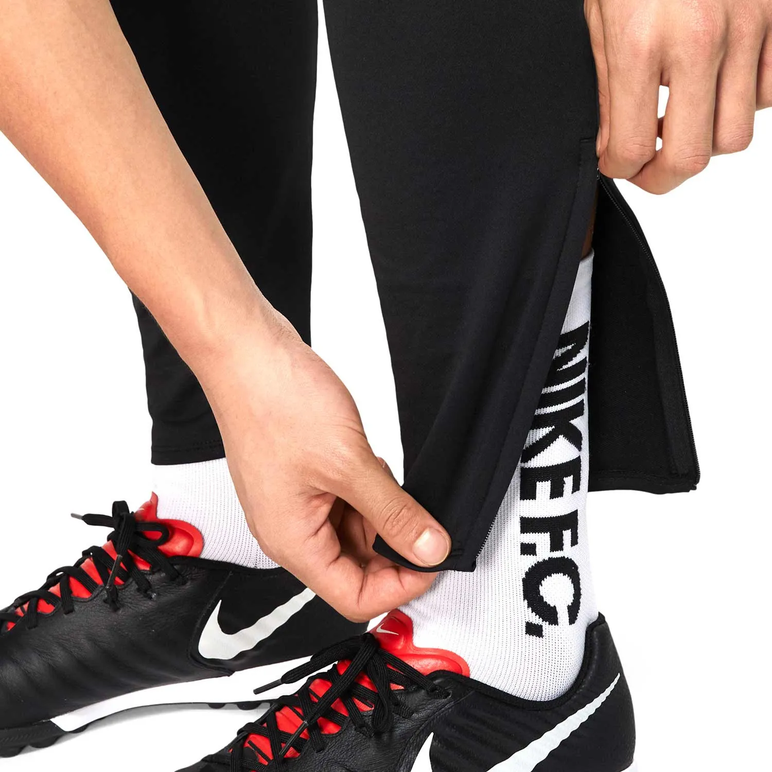 PANTALóN NIKE FC DRIFIT ESSENTIAL