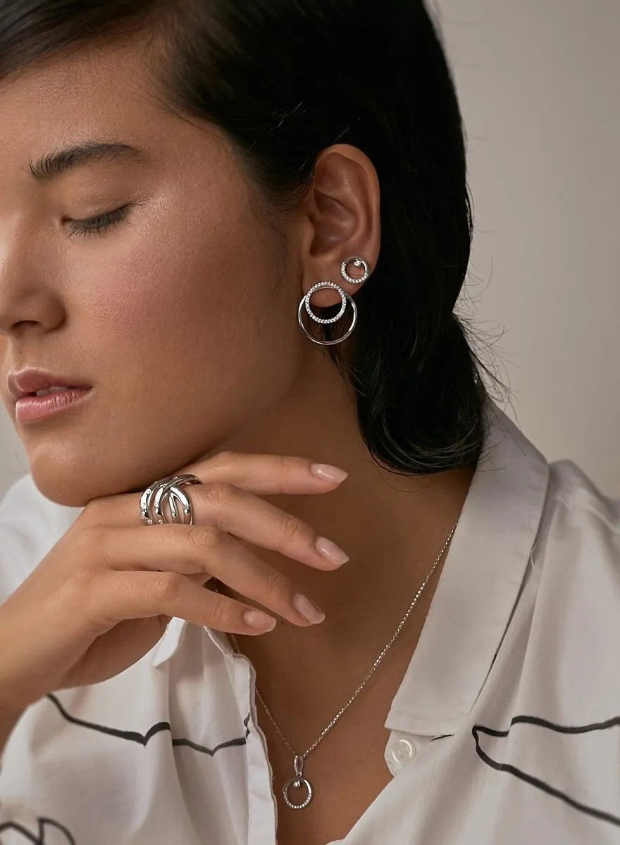 Pendientes aro con doble círculo de plata lisa y circonitas