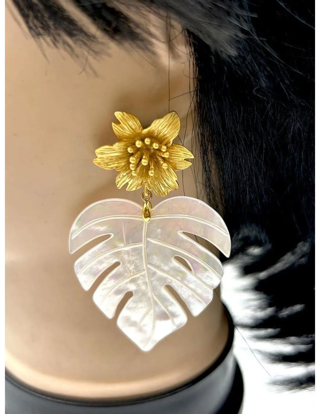 PENDIENTES BLANCOS LARGOS DE NACAR PARA BODAS Y EVENTOS