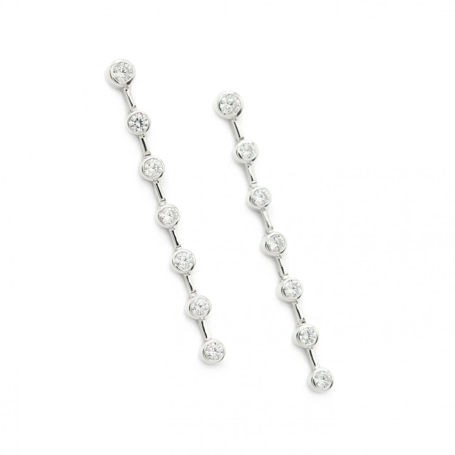 Pendientes largos finos diseo lineal con circonitas