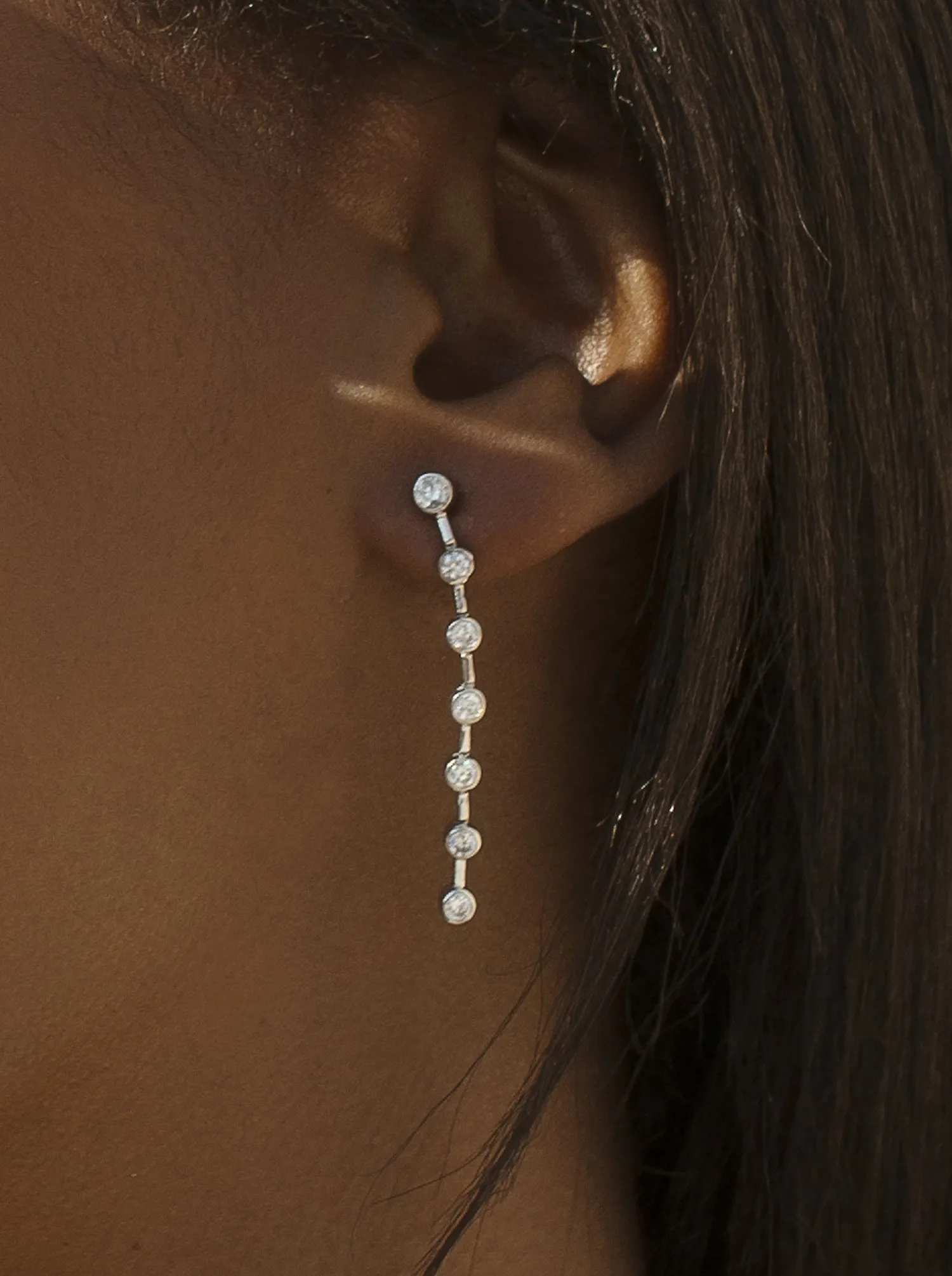 Pendientes largos finos diseo lineal con circonitas