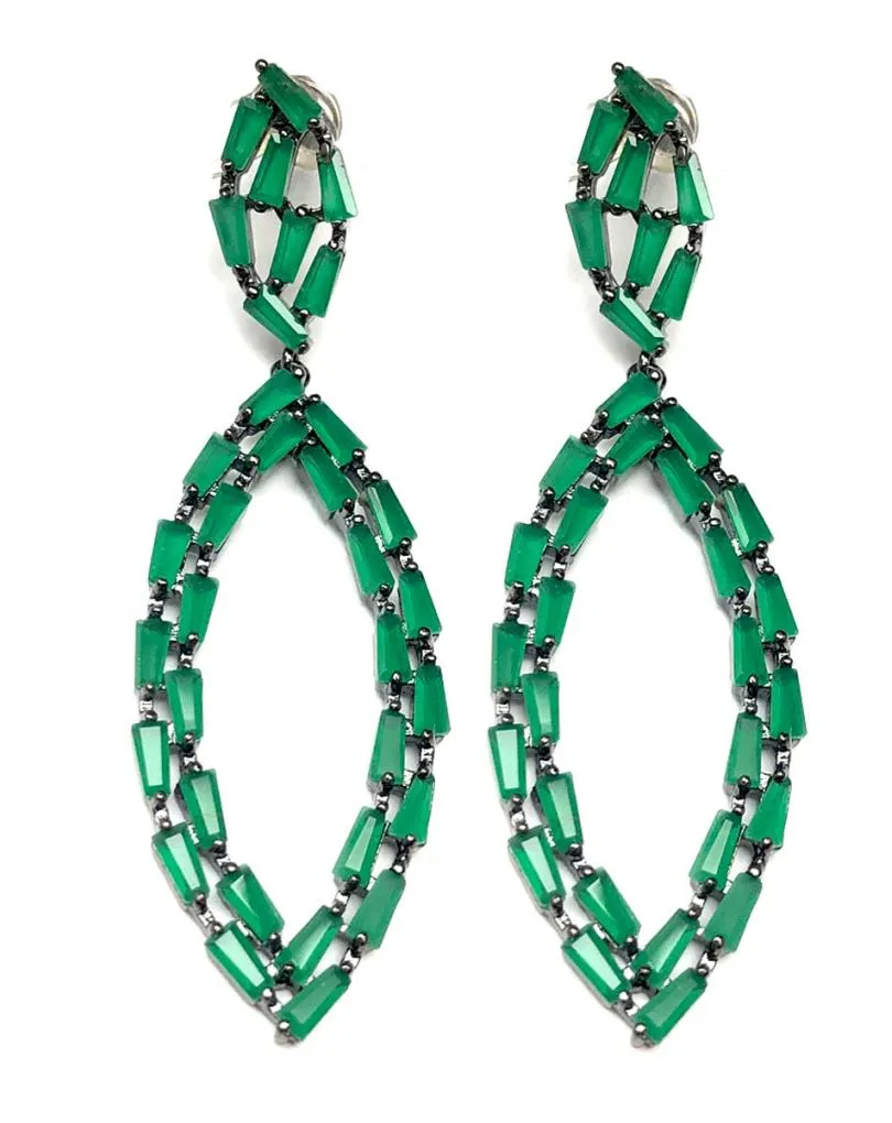 PENDIENTES LARGOS VERDES CON DISEÑO DE CRISTAL FACETADO