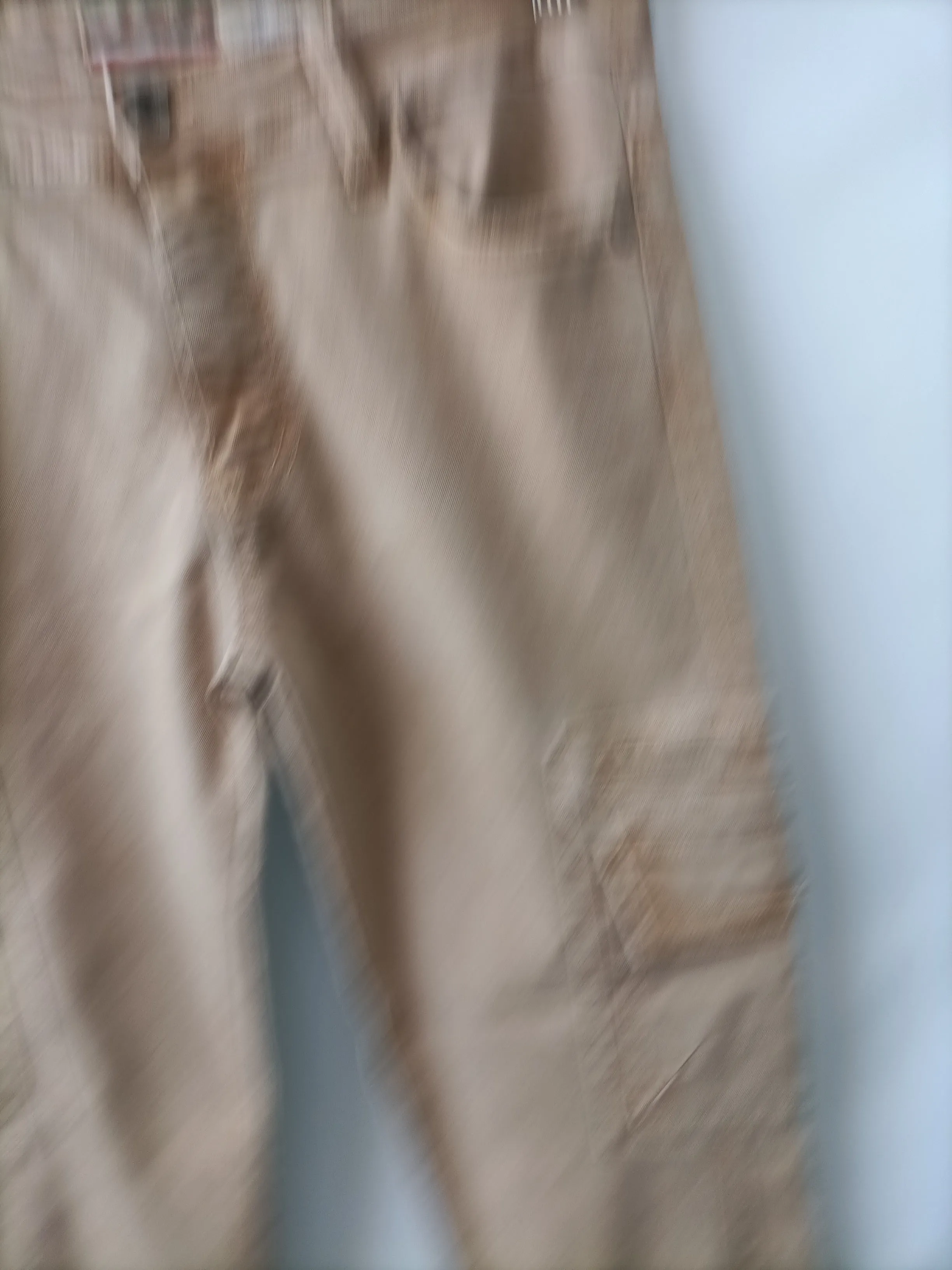 PLEASE. Pantalón beige bolsillos T.m