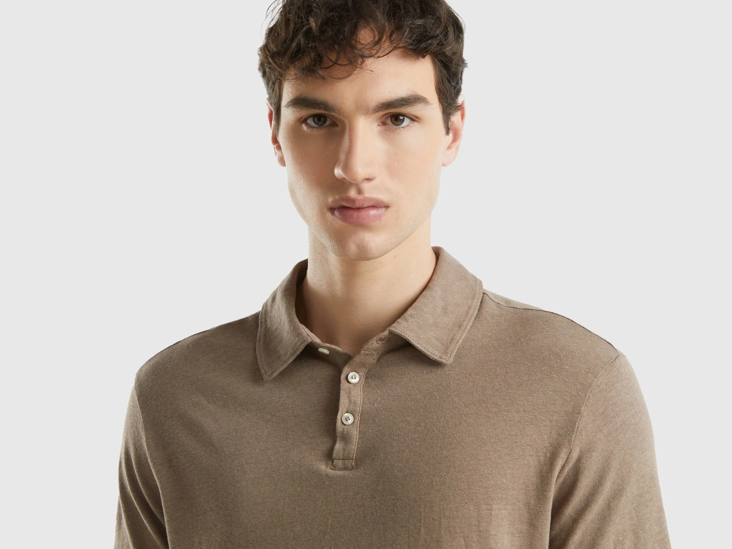 Polo de lino mixto