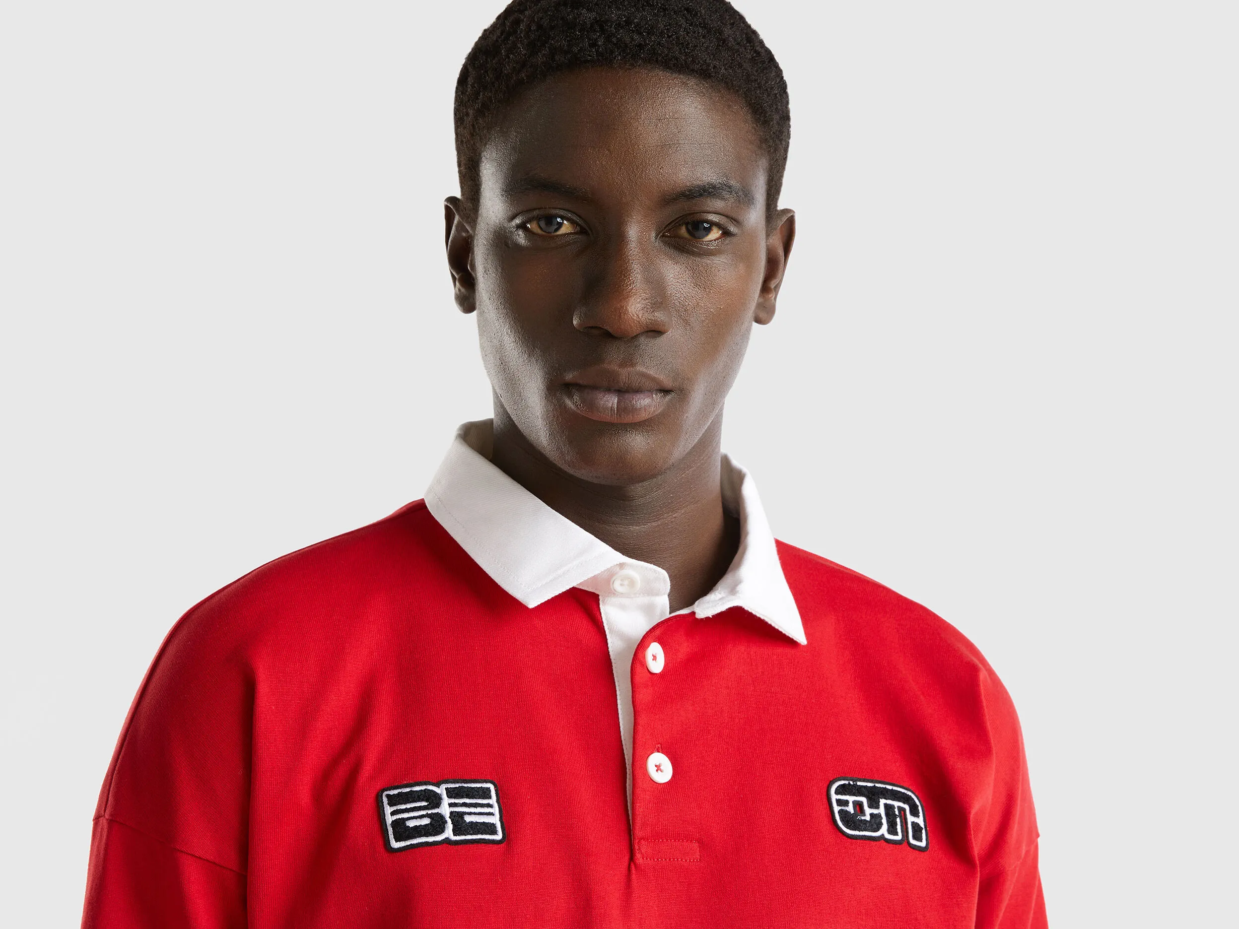Polo rojo de rugby