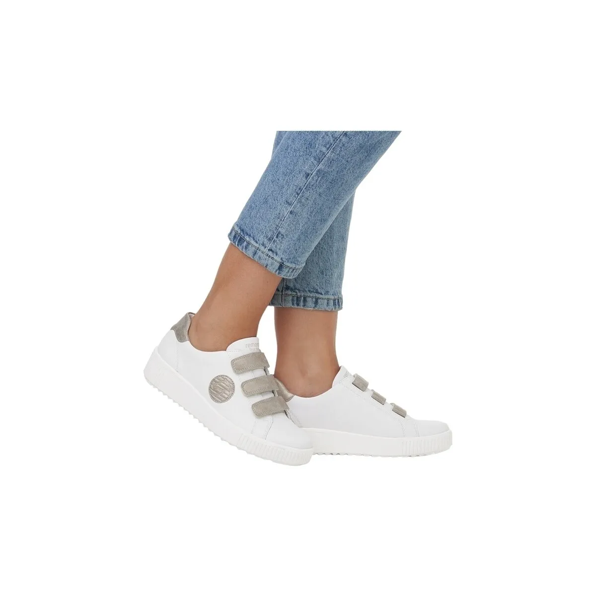 R7902