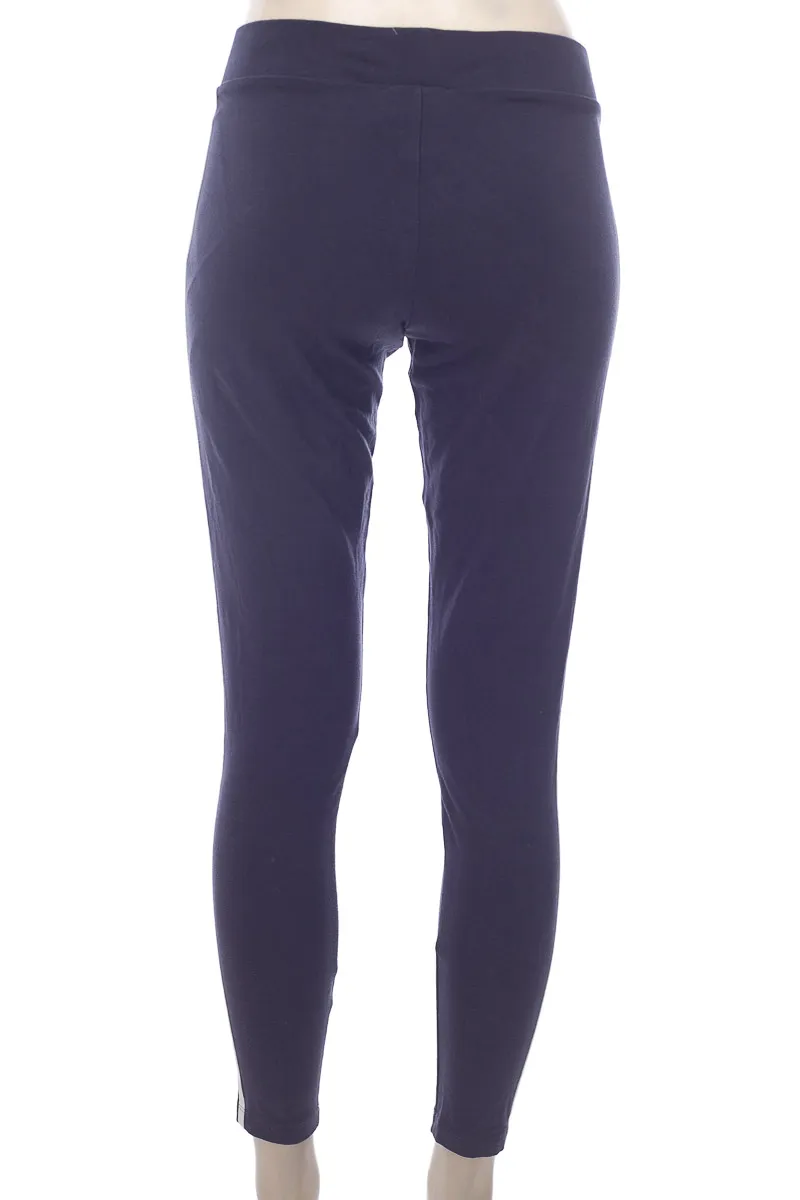 ROPA DEPORTIVA / SALIDA DE BAñO COLOR AZUL  ADIDAS