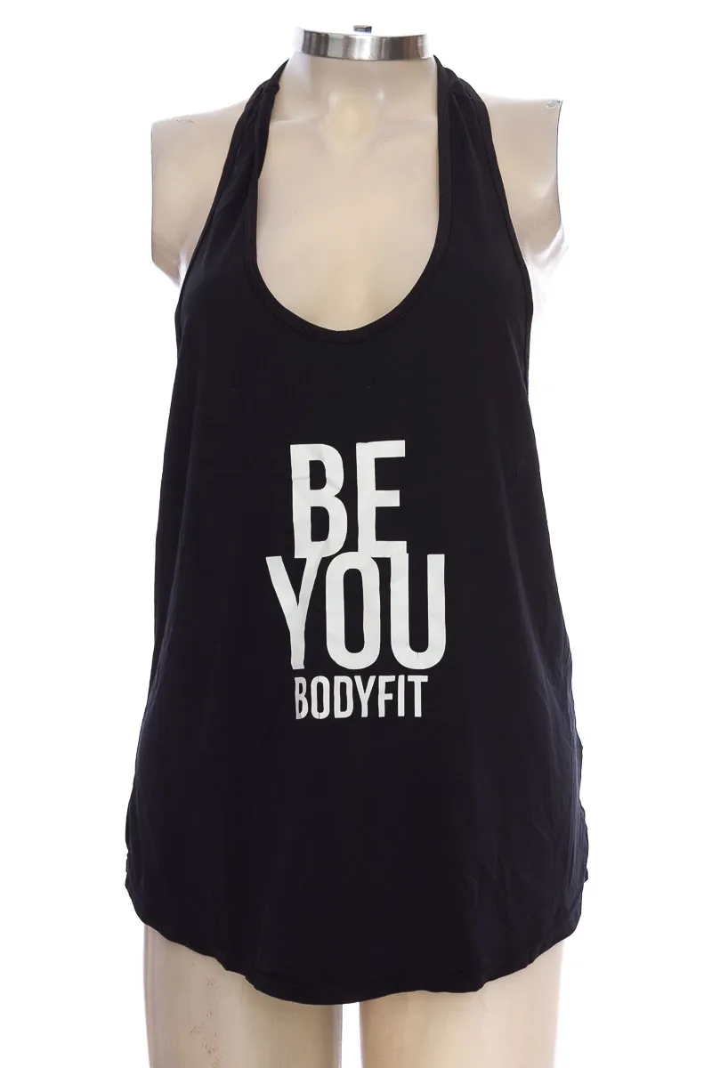 ROPA DEPORTIVA / SALIDA DE BAñO COLOR NEGRO  BODY FIT